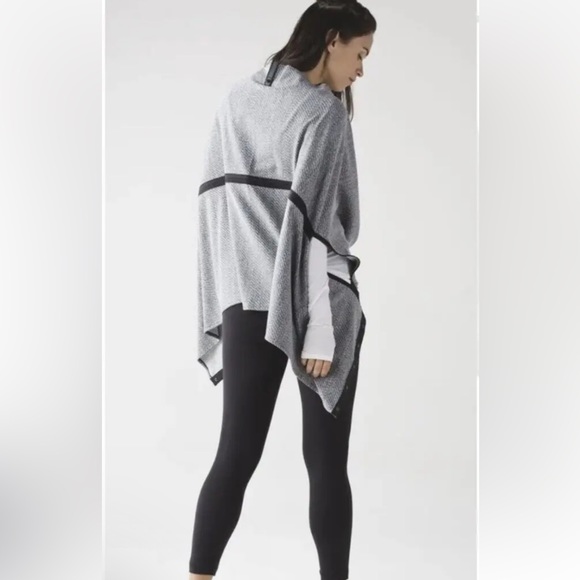 Lululemon Vinyasa Scarf  Rulu Parallel Stripe Pigment Gray Heathered Black - Picture 2 of 5